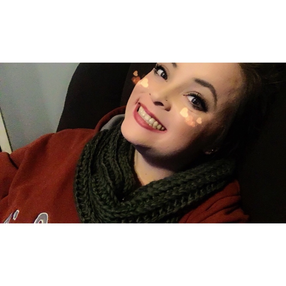 Meet your Posher, Caylynn
